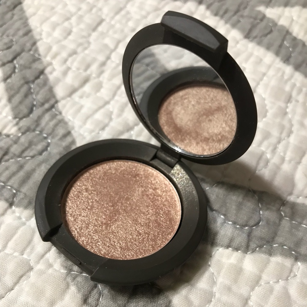 BECCA Highlight In Opal